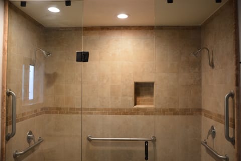 Dual shower 