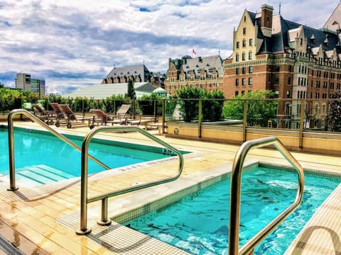 Outdoor pool, a heated pool