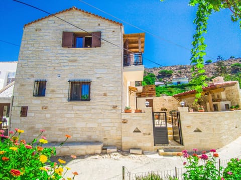 Exterior photo of the house.