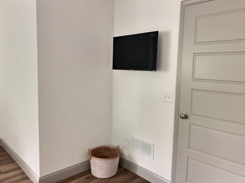 2nd Floor Twin Bedroom with 32" TV