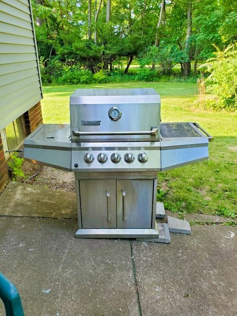 Quality Stainless Steel Grille included!