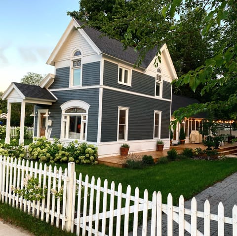 Picket fence perfection.