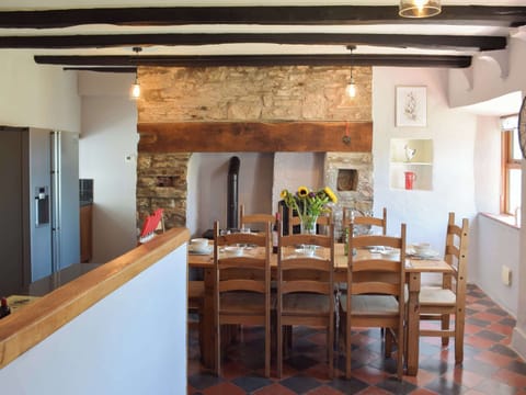 Kitchen/diner | Ty Celyn Farmhouse, Ponthenri, near Llanelli