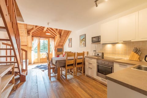 Private kitchen | Fridge, microwave, oven, stovetop