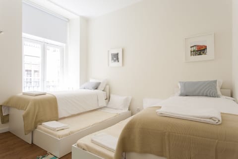 5 bedrooms, iron/ironing board, free WiFi