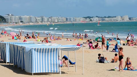 Beach nearby, sun loungers