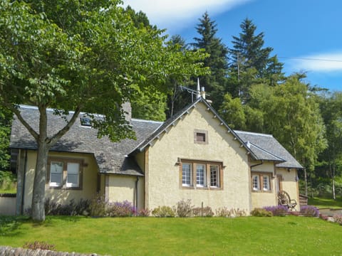 Exterior | Sluice Keeper’s Cottage, Dornoch