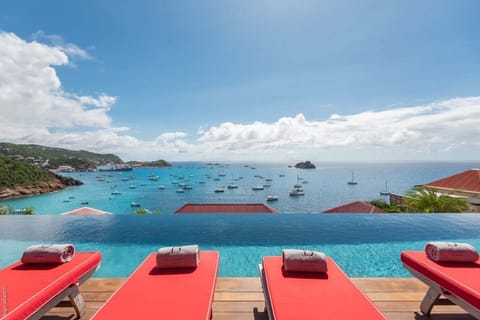 Pool | An infinity pool, sun loungers