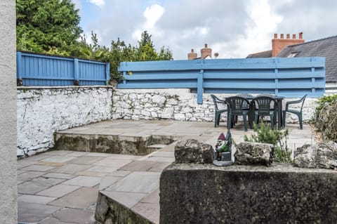 Sandy Retreat - 3 Bedroom Holiday Home - Tenby (917)