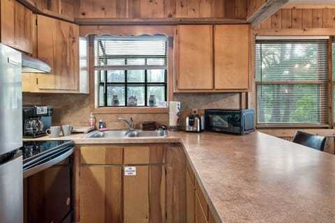 Kitchen includes a coffee pot and a Keurig! Bring your own coffee and K-cups.