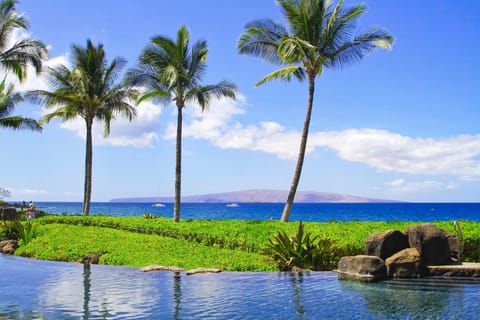 Pool | Outdoor pool, an infinity pool