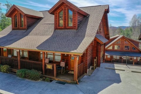 Welcome to Bear's Retreat Cabin