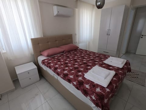 4 bedrooms, in-room safe, iron/ironing board, free WiFi