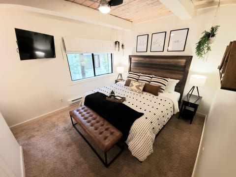 3 bedrooms, memory foam beds, iron/ironing board, travel crib