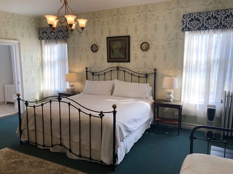 Room 5: king & twin bed, private bath, TV, A/C, Wifi, second floor East facing