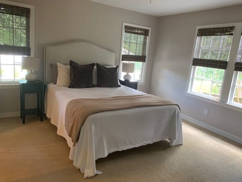 1 bedroom, in-room safe, desk, iron/ironing board