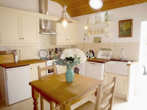 Kitchen in Kizzie Holiday Cottage, A Self Catering Holiday Home in Killorglin, Kerry