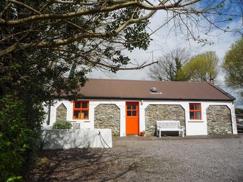 External View of Kizzie Holiday Cottage, A Self Catering Holiday Home in Killorglin, Kerry