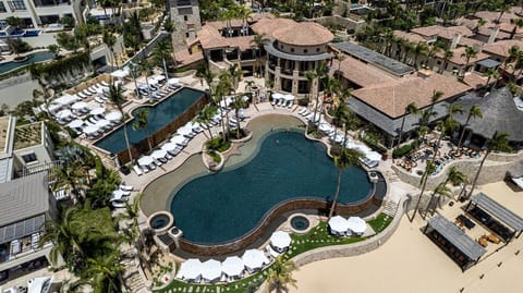 Outdoor pool, an infinity pool