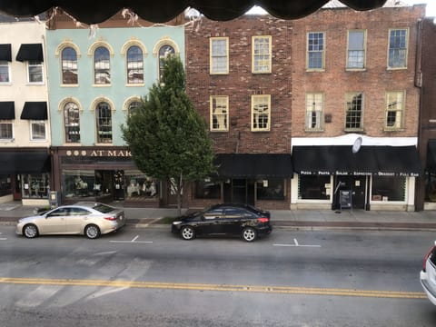 You will find many restaurants, shops and bars on this block.