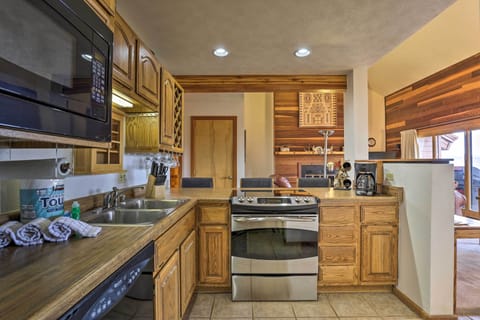 Kitchen | Drip Coffee Maker | Knife Set | Dishwasher | Cooking Basics