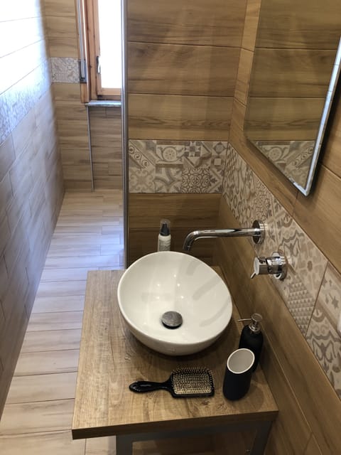 Combined shower/tub, jetted tub, hair dryer, bidet