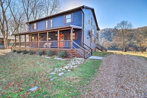Mountain View Vacation Rental | 4BR | 3BA | Stairs Required | 2,400 Sq Ft
