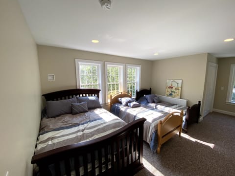 3 bedrooms, cribs/infant beds, travel crib, WiFi