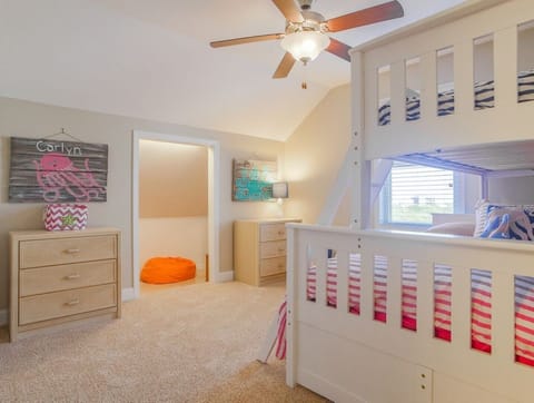 Bedroom w/ Ensuite. Great for kids.Contains: games, floor cushions for seating. 