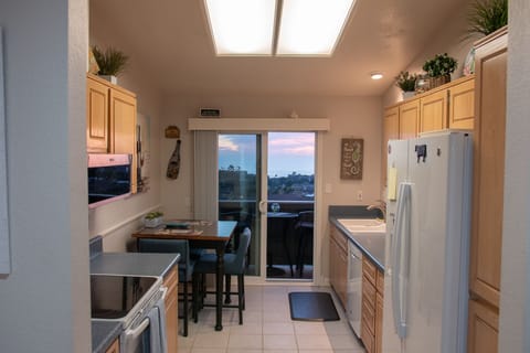 Fully equipped kitchen.