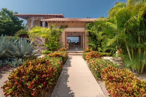 Front entry view coming in from the street.