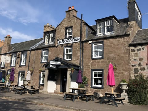 Local pub serving food & Real Ales