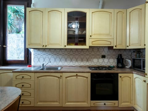 Brown, Countertop, Cabinetry, Furniture, Property, White, Building, Blue, Kitchen, Kitchen Sink