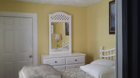 3 bedrooms, cribs/infant beds, WiFi, bed sheets