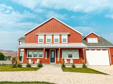 The Red Farmhouse | 6 Bed, 5 Bath | Garden City | VacationRenter