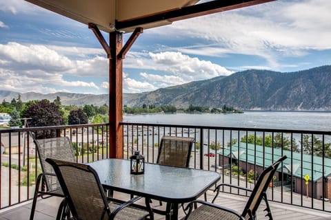 The view of Lake Chelan from the massive covered patio is unbelievable