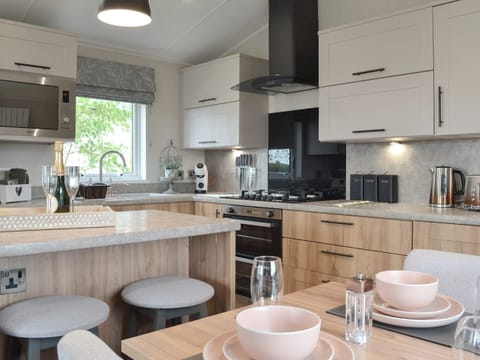 Kitchen/diner | Peacock - Absolute Eden, Calthwaite, near Penrith