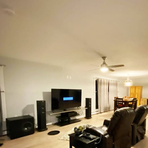 Smart TV, DVD player, stereo, offices