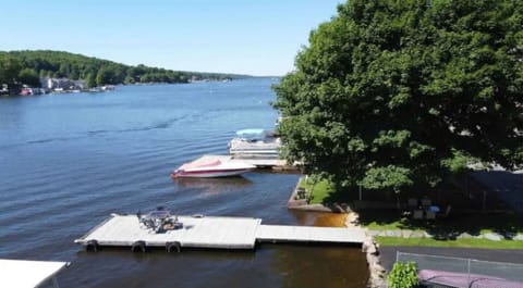 Lake Hopatcong Lake House w\/Private Dock and Grill | Lake Hopatcong ...