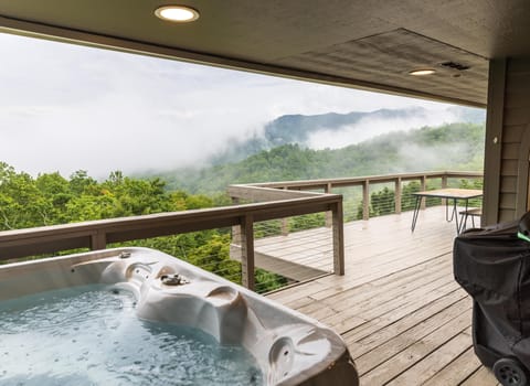 Outdoor spa tub