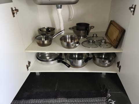 Microwave, oven, stovetop, coffee/tea maker