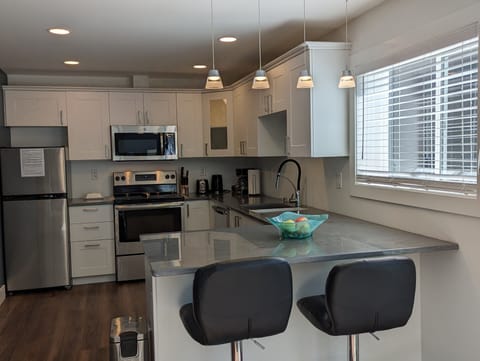 Fully functional , well stocked kitchen. New appliances.