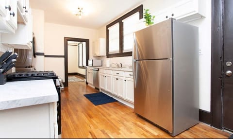 Fridge, oven, stovetop