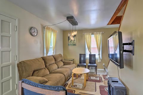Living Room | 1st Floor | Air Conditioning | Central Heat