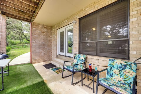 Helotes Vacation Rental | 2 BR | 1 BA | 800 Sq Ft | 1 Story
