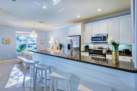 Fully Remodeled Kitchen