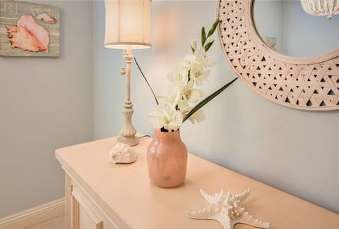 Obsessed with the decor!