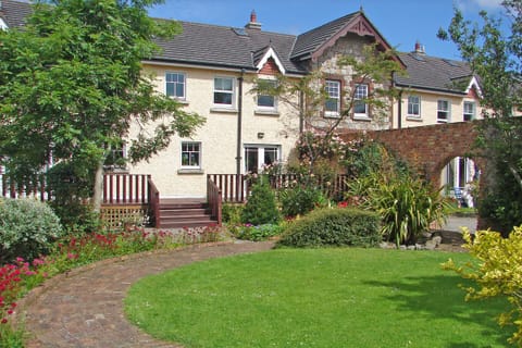 Courtyard Holiday Cottage No. 8, Bettystown, County Meath