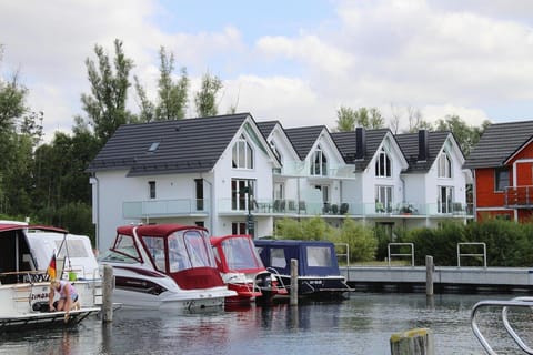 Immediate Surroundings [summer] (&lt;1 km)