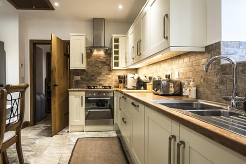Orchard Cottage - Barn Conversion - Beavers Hill (1111)
